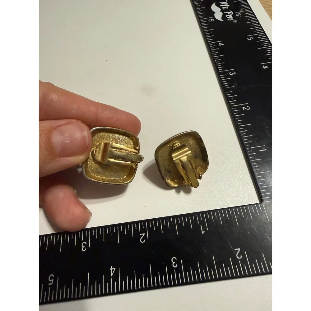 N/A vintage gold